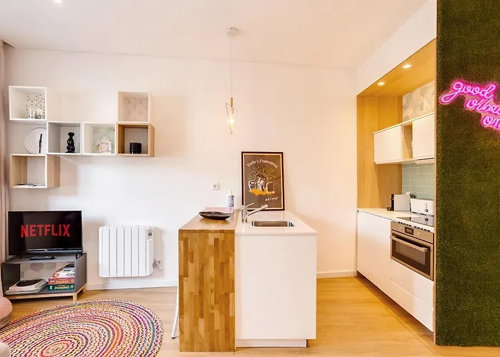 Vibes - T1 Moderno No Centro Do Com Ac, By Hopstays Apartman *