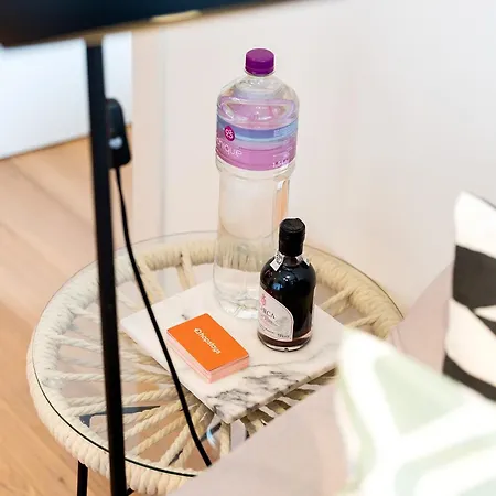 Apartamento Vibes - T1 Moderno No Centro Do Com Ac, By Hopstays *