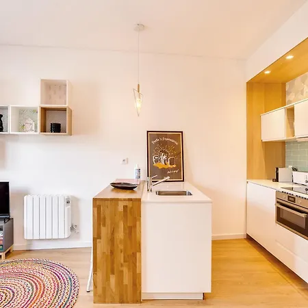 Vibes - T1 Moderno No Centro Do Com Ac, By Hopstays Apartamento *